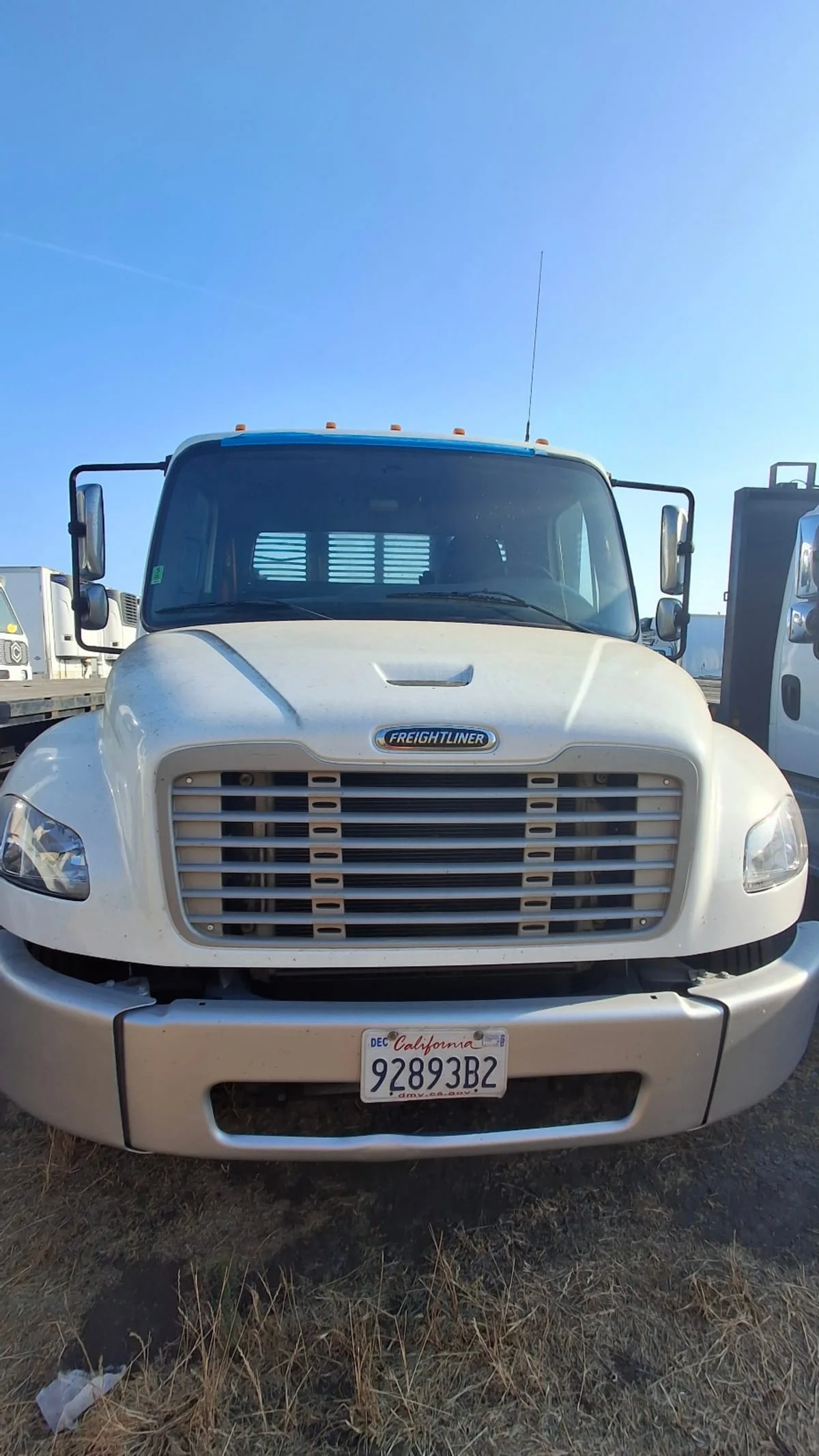 2017 Freightliner M2 106 - image 2