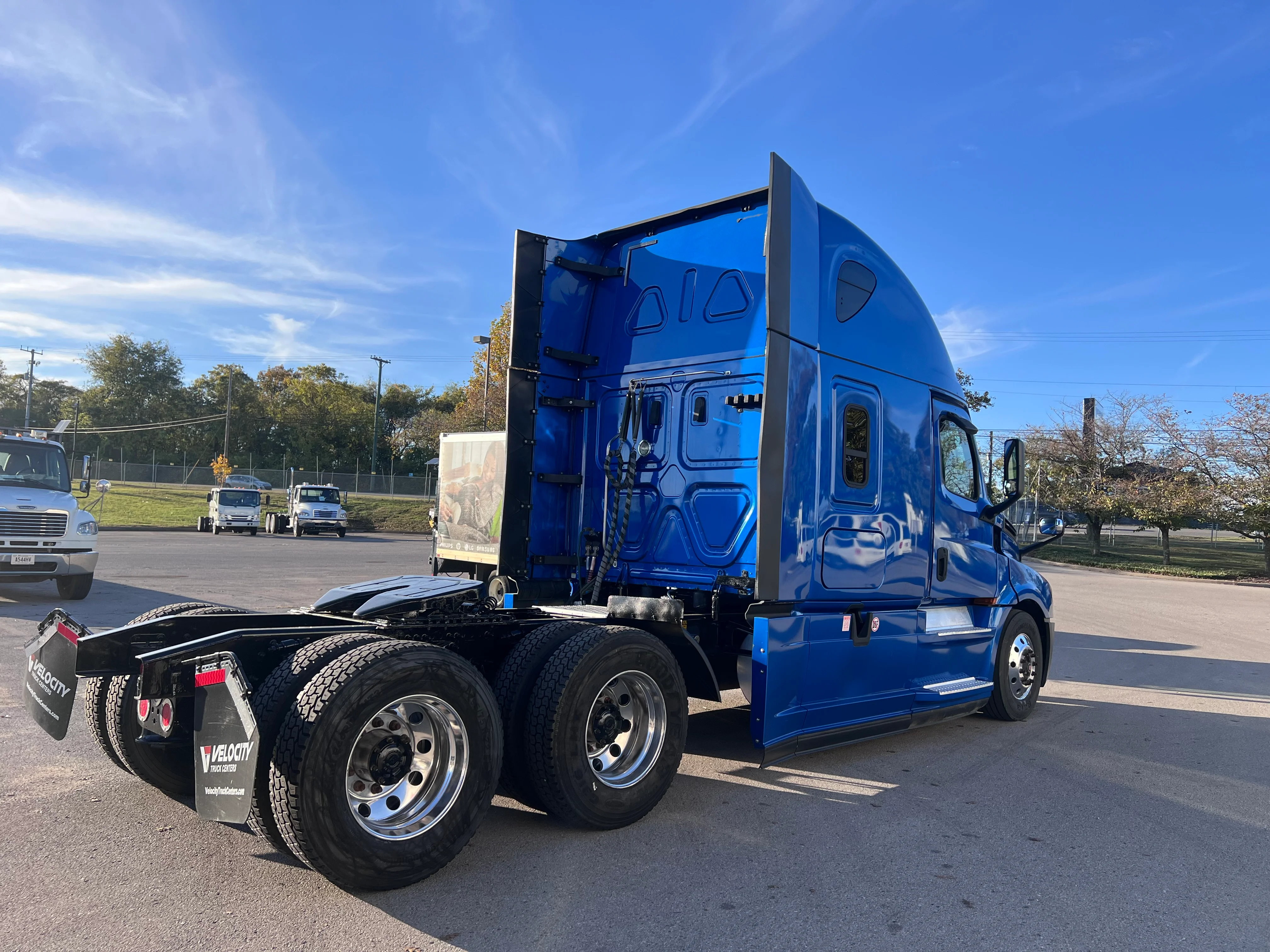 2020 Freightliner Cascadia in Nashville Isuzu, TN — photo 6