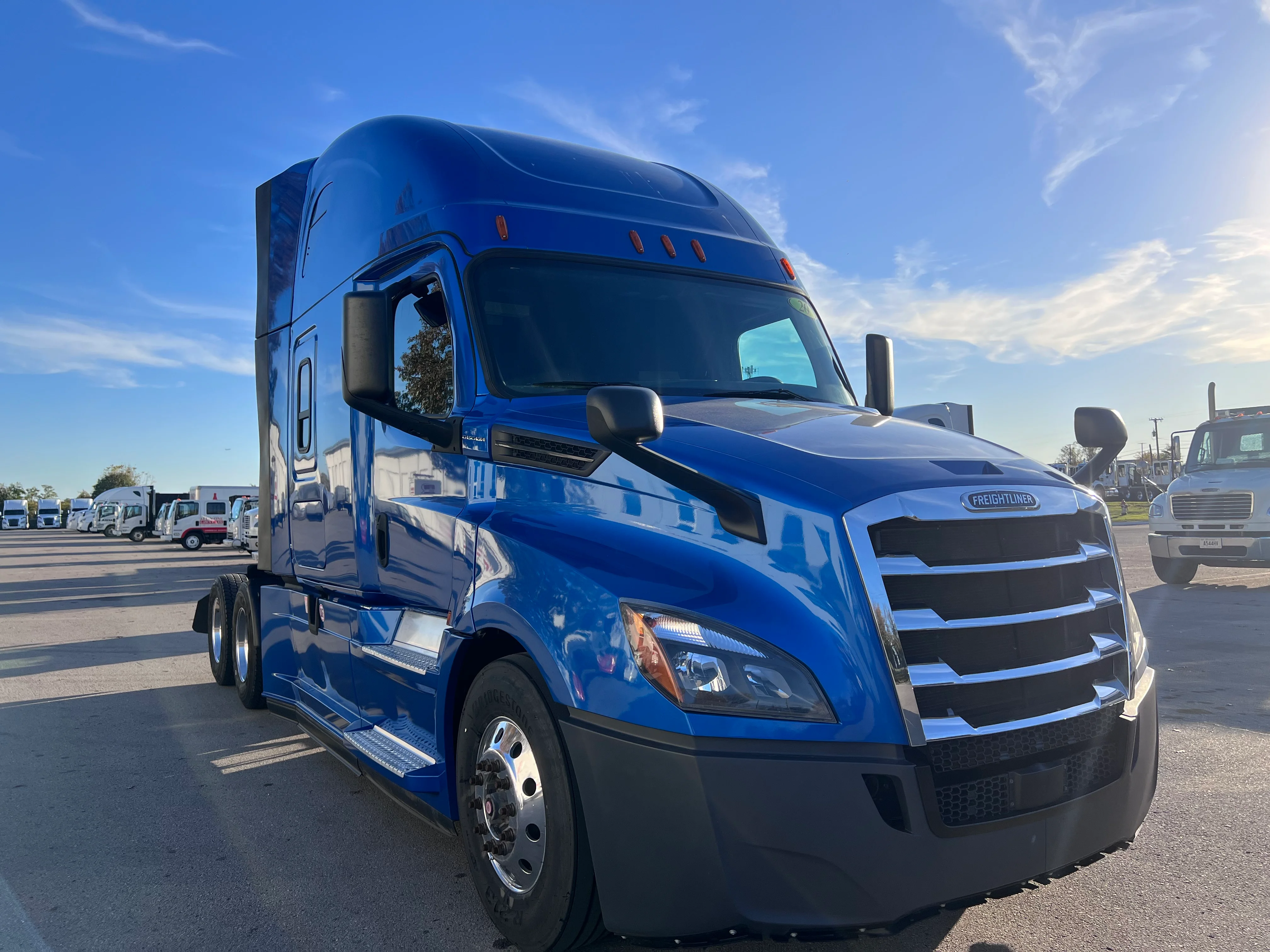 2020 Freightliner Cascadia in Nashville Isuzu, TN — photo 8