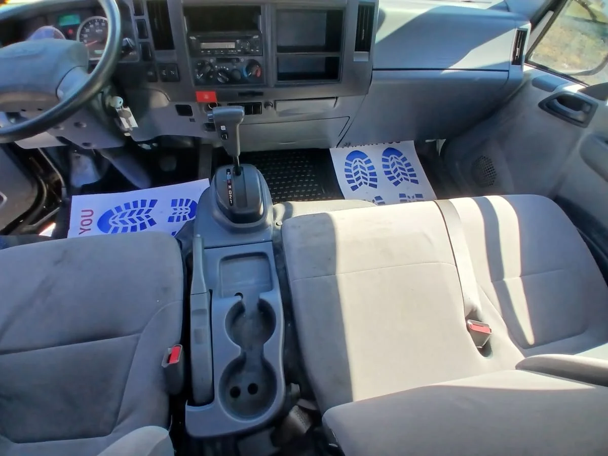 2019 Isuzu NQR - image 7