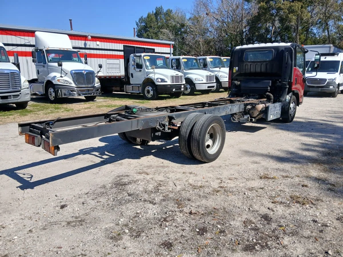2019 Isuzu NQR - image 4