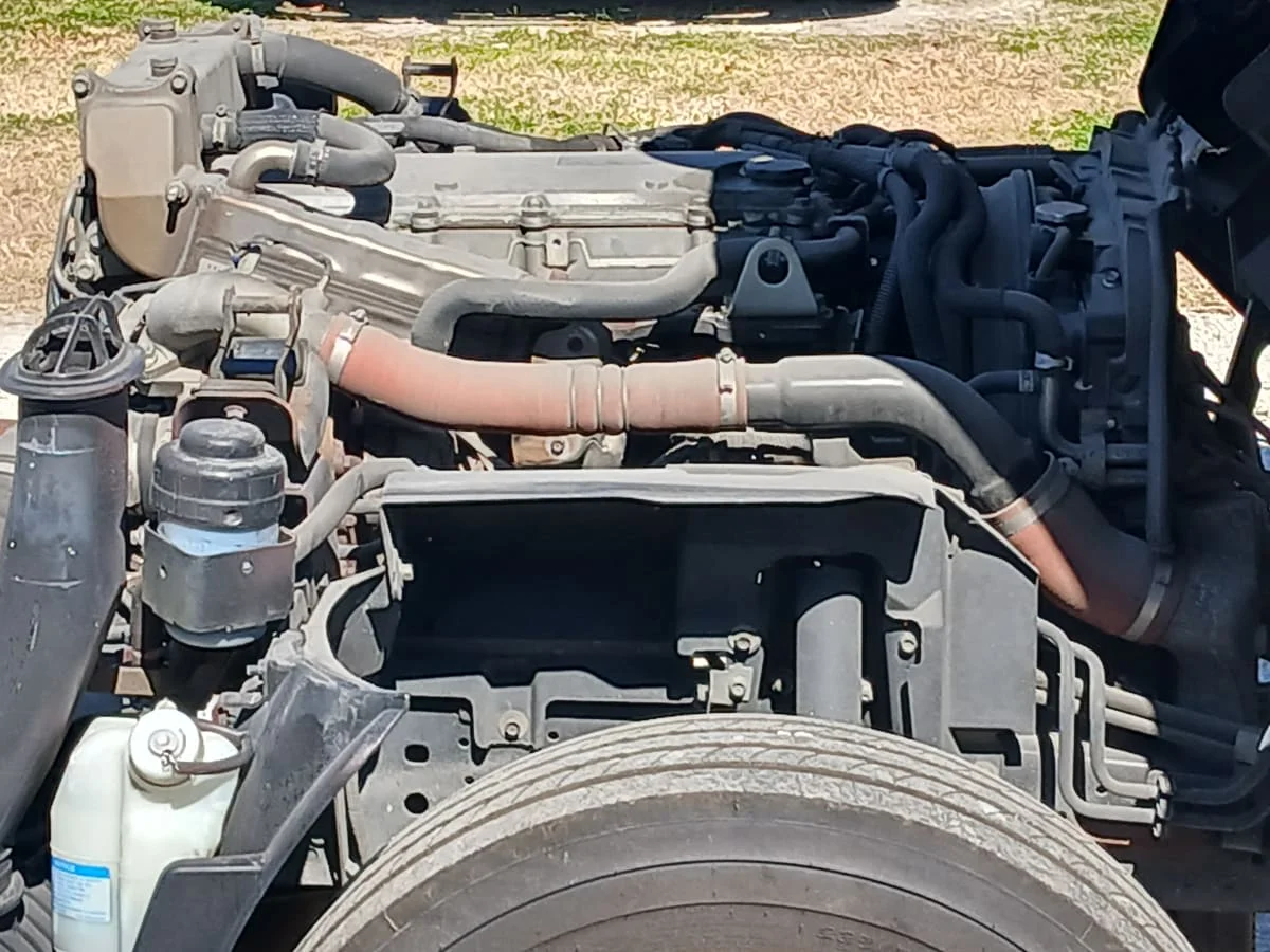 2019 Isuzu NQR in Jacksonville, FL — photo 10