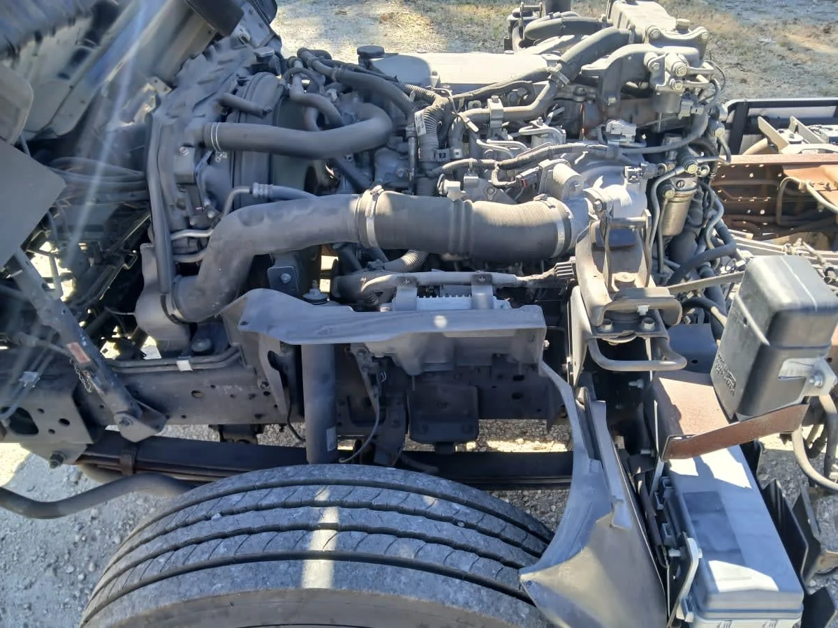 2019 Isuzu NQR in Jacksonville, FL — photo 9