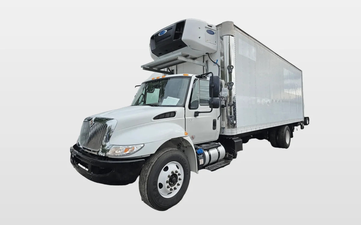 2016 International 4300 - image 1