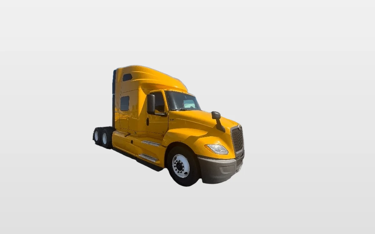 2022 International LT - image 1