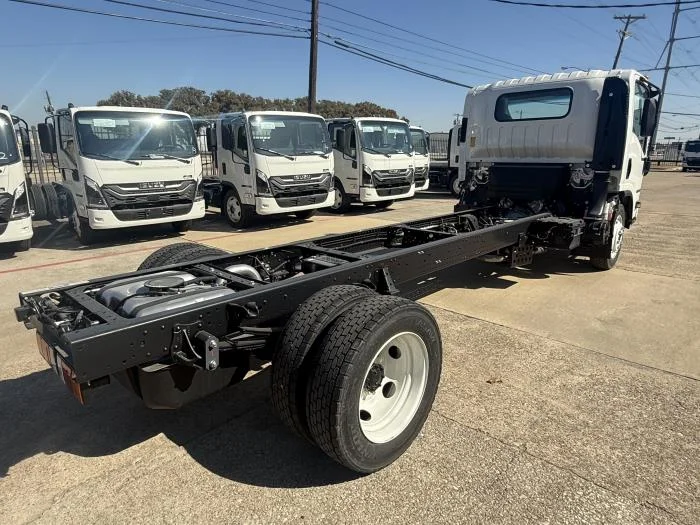 2026 Isuzu NPR - image 6