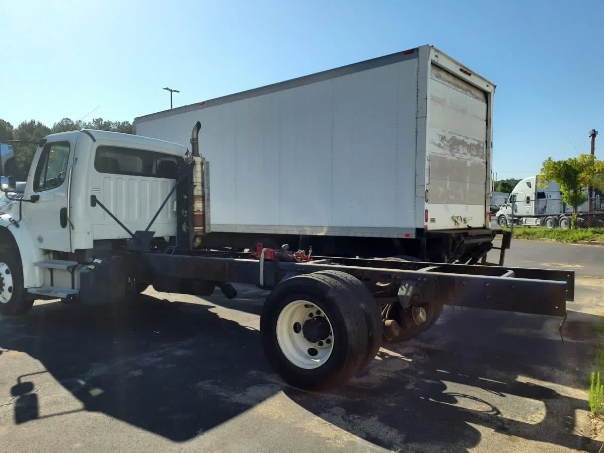 2019 Freightliner M2 106 in Atlanta, GA — photo 6