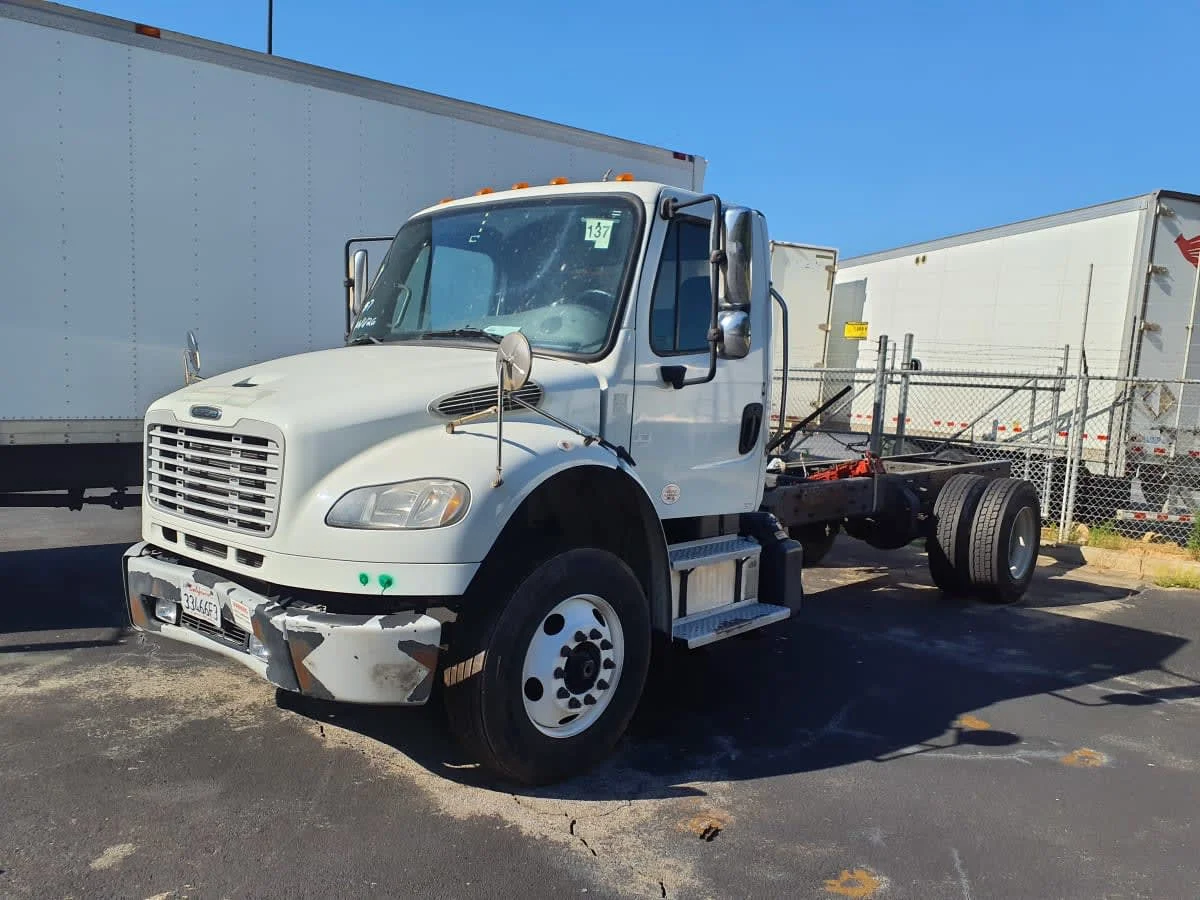 2019 Freightliner M2 106 in Atlanta, GA — photo 3