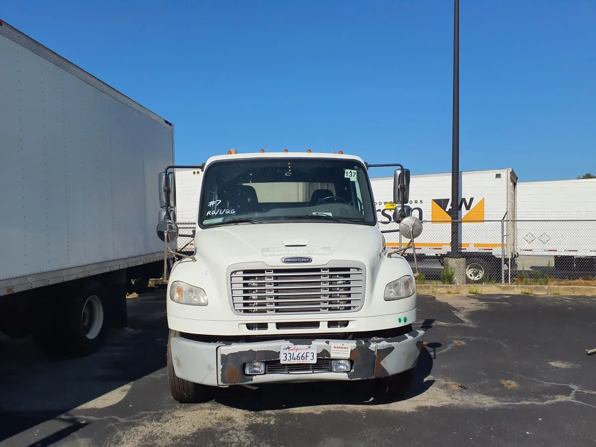2019 Freightliner M2 106 in Atlanta, GA — photo 2