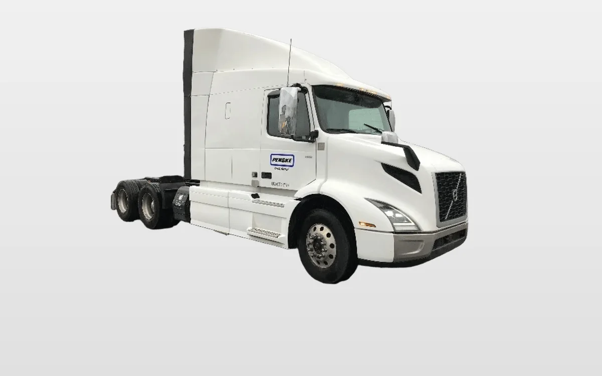 2020 Volvo - image 1