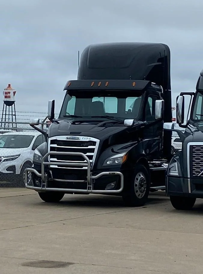 2023 Freightliner Cascadia in Springfield, MO