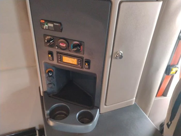 2022 Peterbilt 579 - image 27