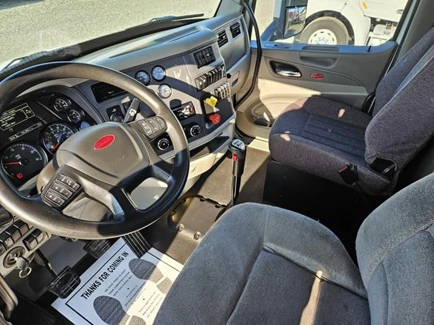 2021 Peterbilt 579 in MS — photo 8