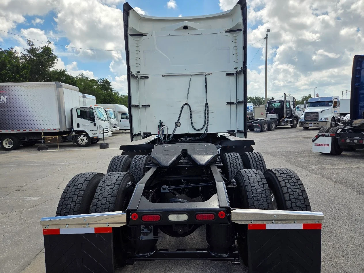 2020 Mack Anthem in Tampa, FL — photo 3