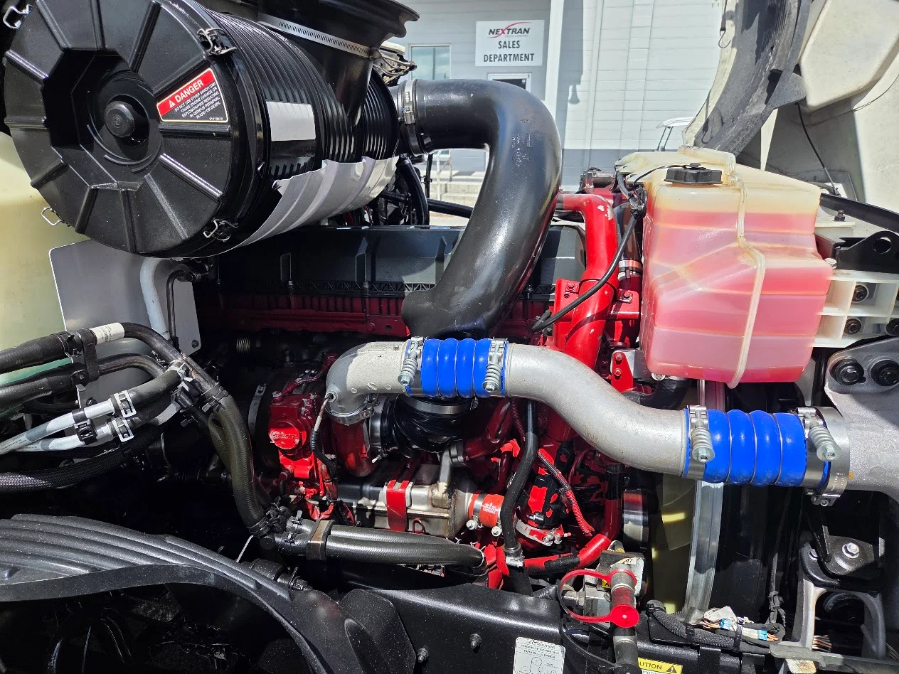 2020 Mack Anthem in Tampa, FL — photo 15