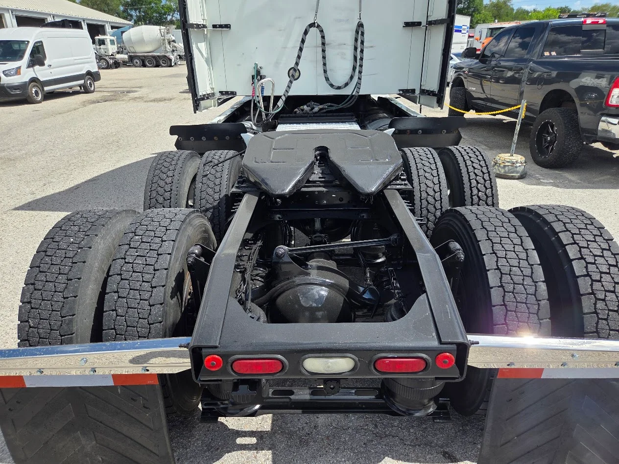 2020 Mack Anthem in Tampa, FL — photo 8