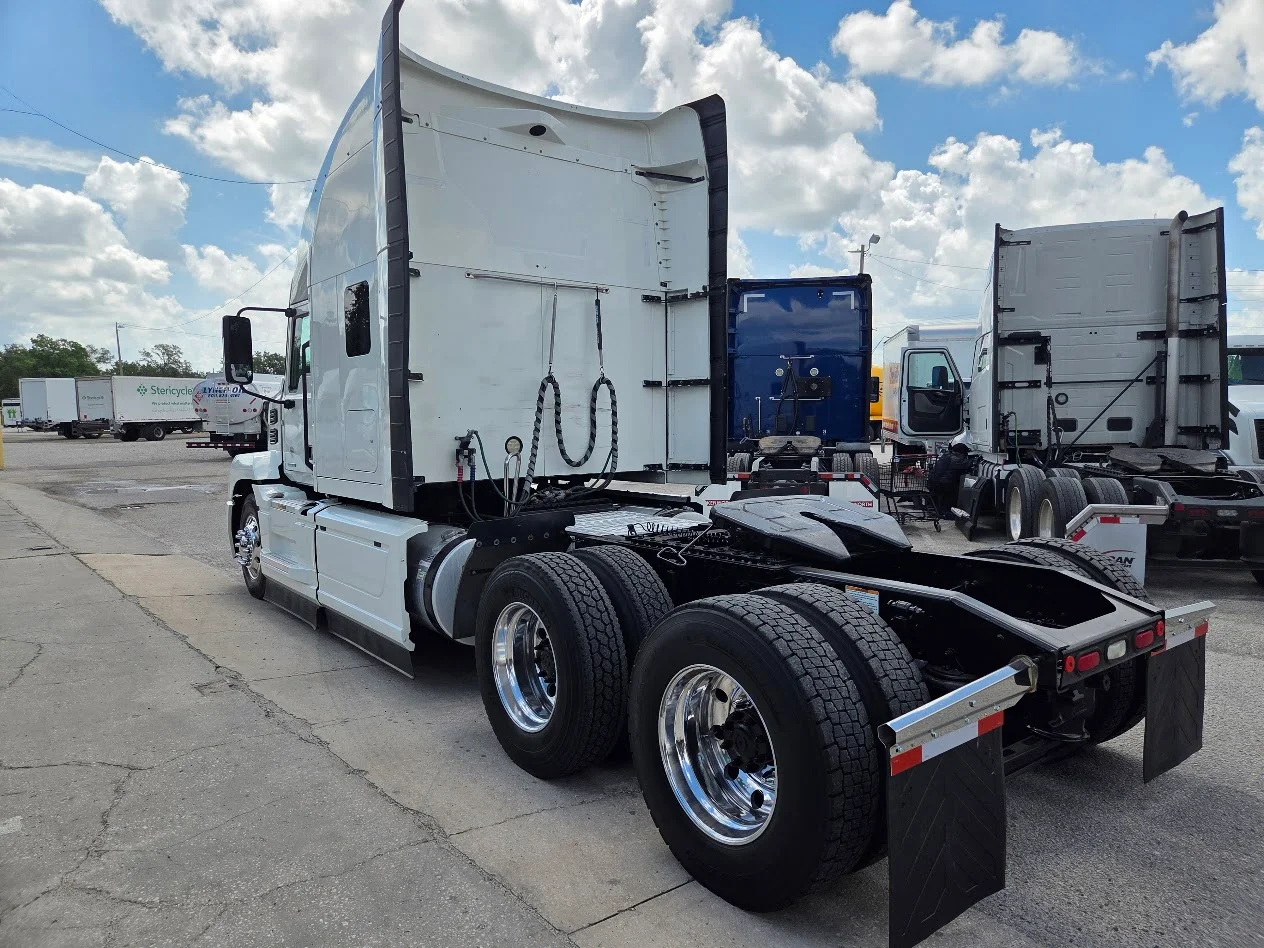 2020 Mack Anthem in Tampa, FL — photo 7