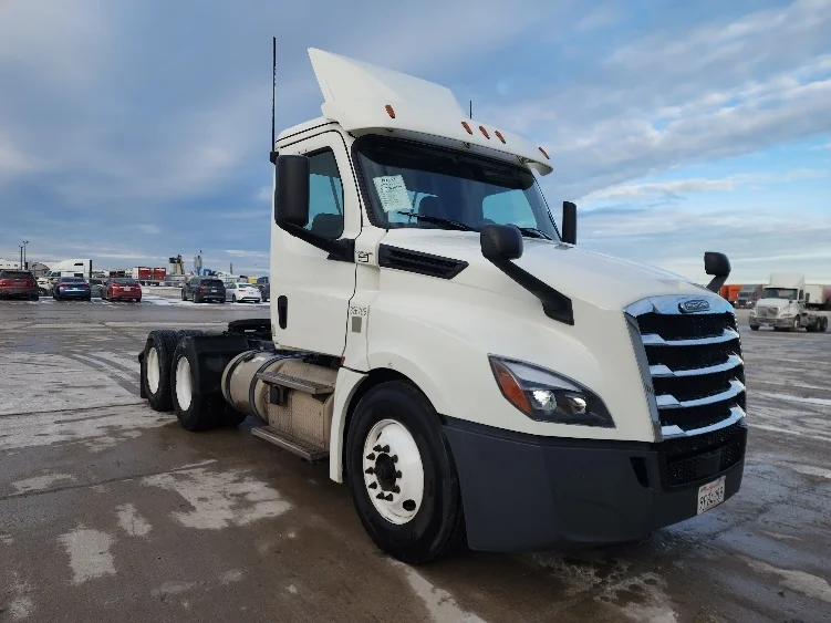 2019 Freightliner Cascadia in Sturtevant, WI