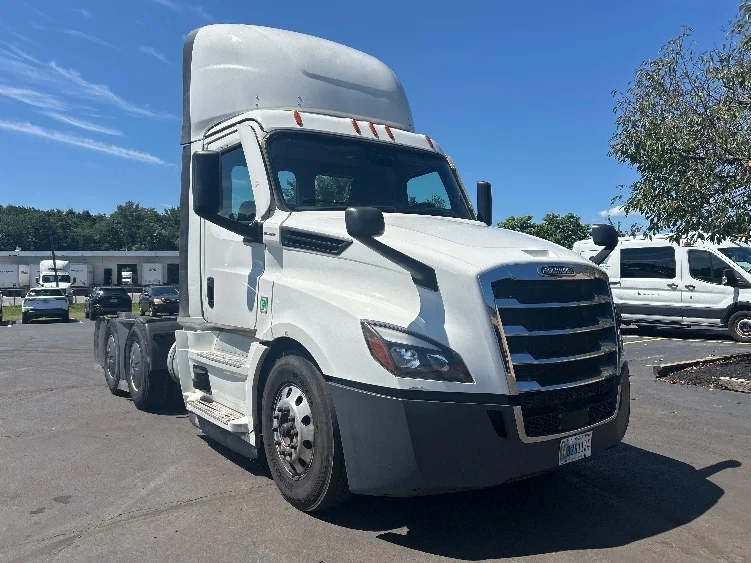 2023 Freightliner Cascadia