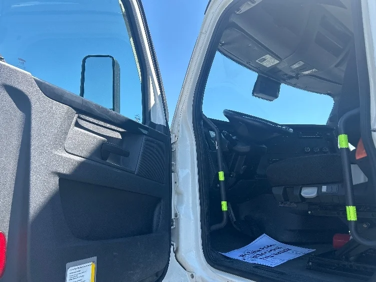 2023 Freightliner Cascadia in Wilkes Barre, PA — photo 9
