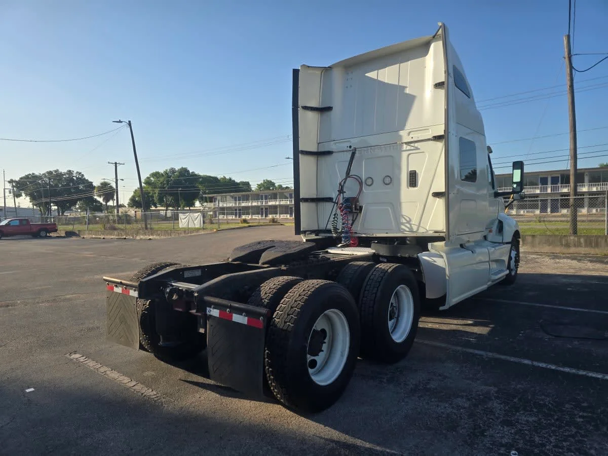 2020 International LT in Tampa, FL — photo 6