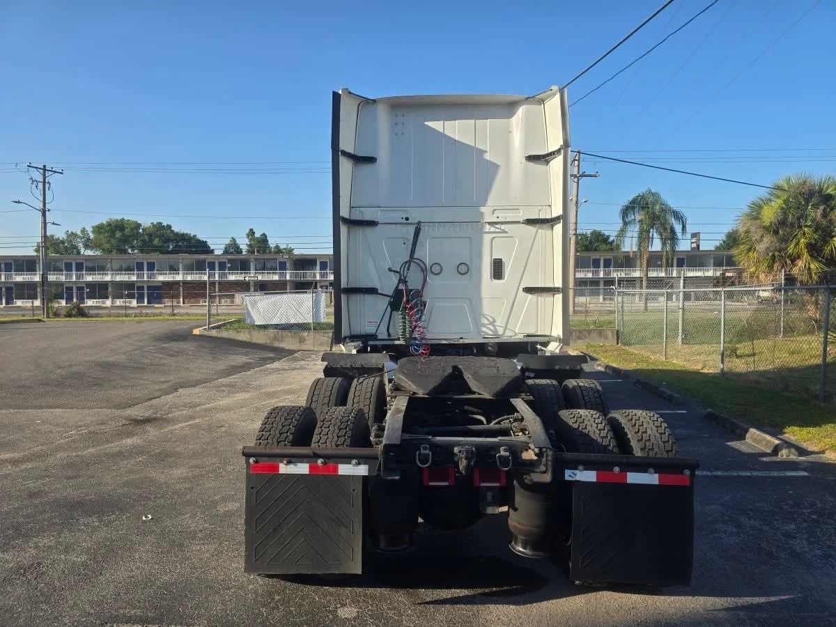 2020 International LT in Tampa, FL — photo 5