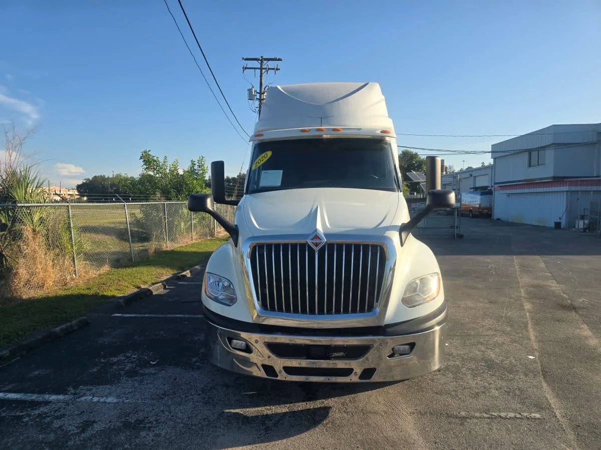2020 International LT in Tampa, FL — photo 2