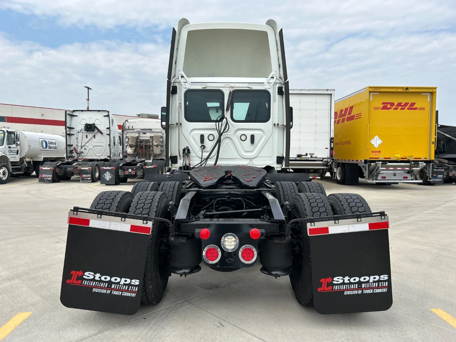 2021 Freightliner Cascadia in Dayton, OH — photo 4