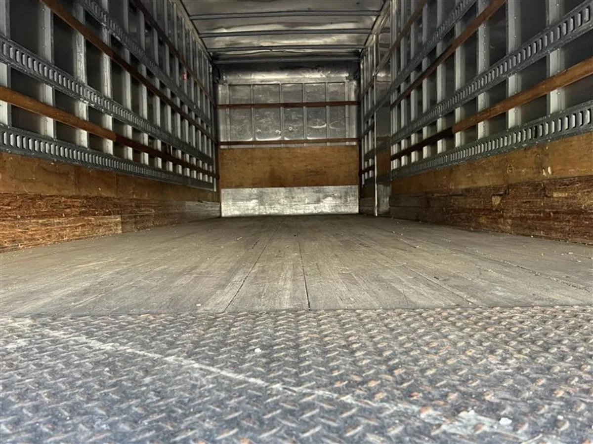 2019 International 4300 - image 8