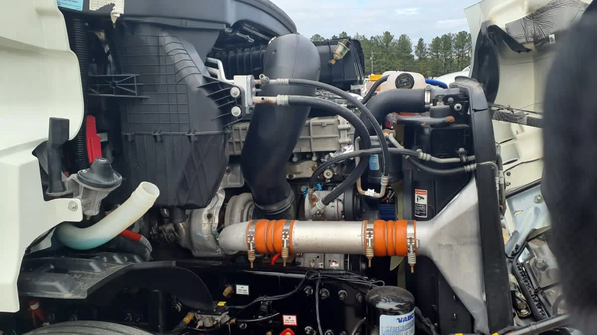2020 Freightliner Cascadia in Birmingham, AL — photo 9