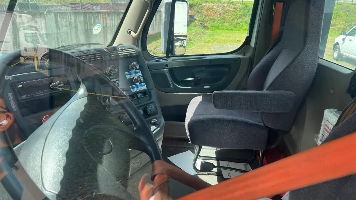 2019 Freightliner Cascadia in Toa Baja, Puerto Rico — photo 7