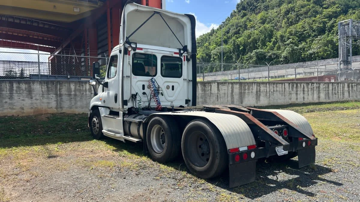 2019 Freightliner Cascadia in Toa Baja, Puerto Rico — photo 6