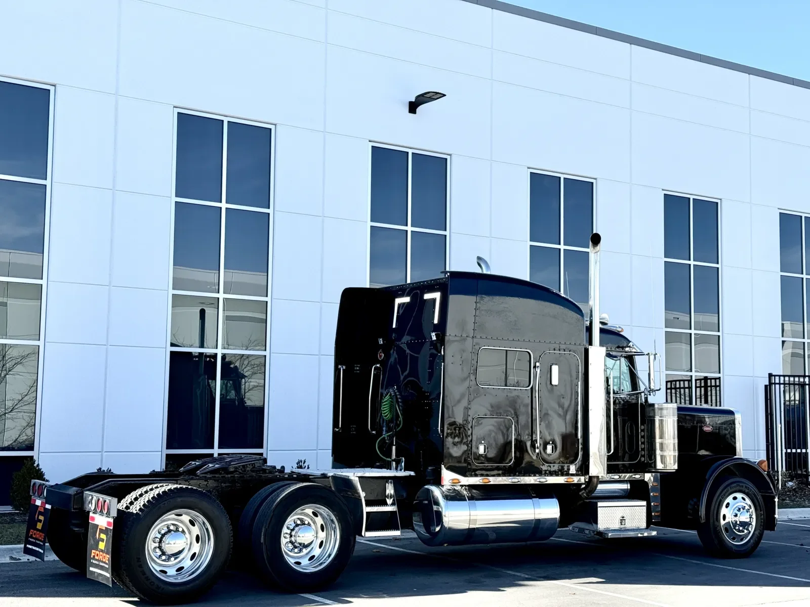 2000 Peterbilt 379 in New Lenox, IL — photo 5