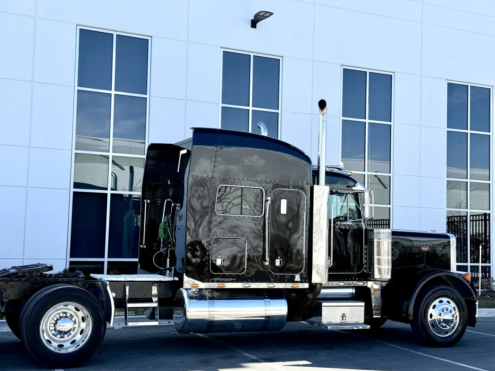 2000 Peterbilt 379 in New Lenox, IL — photo 7