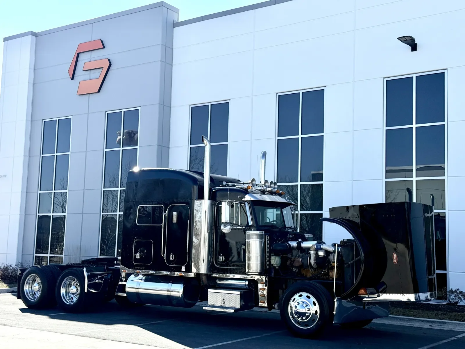 2000 Peterbilt 379 in New Lenox, IL — photo 9