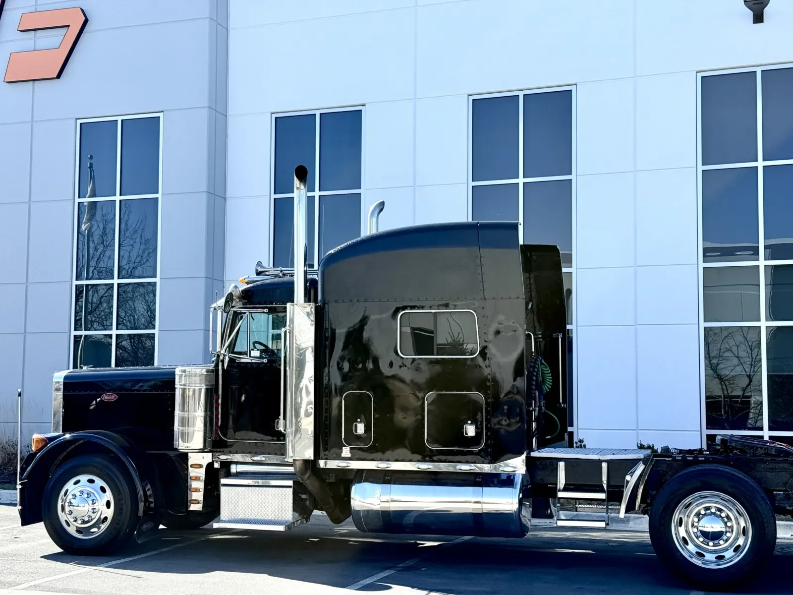 2000 Peterbilt 379 in New Lenox, IL — photo 8