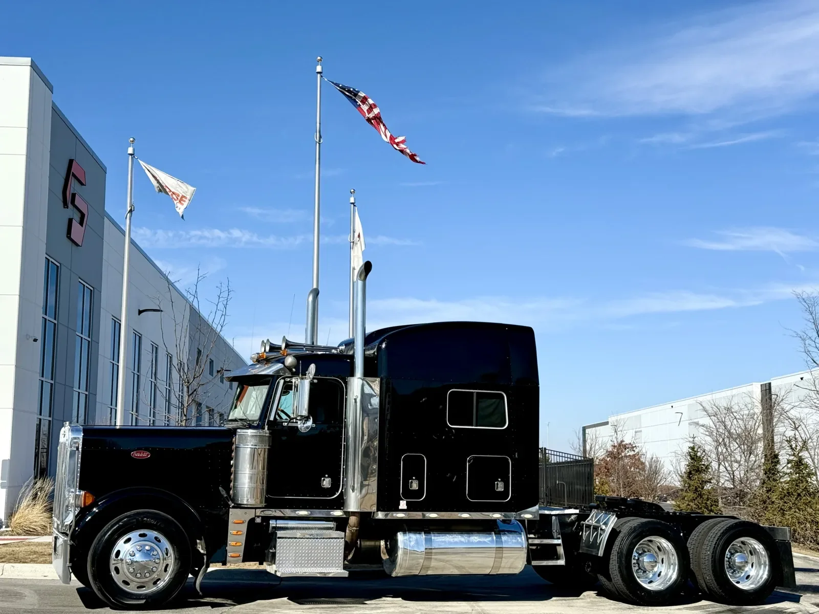 2000 Peterbilt 379 in New Lenox, IL
