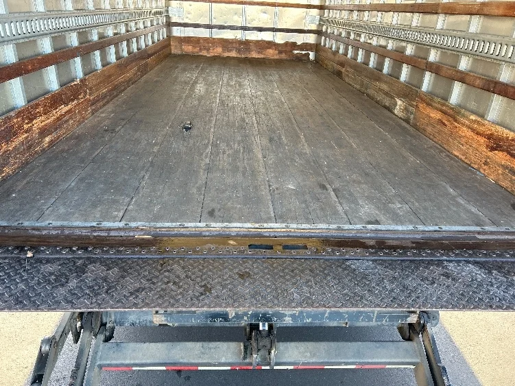 2019 Isuzu NQR - image 10