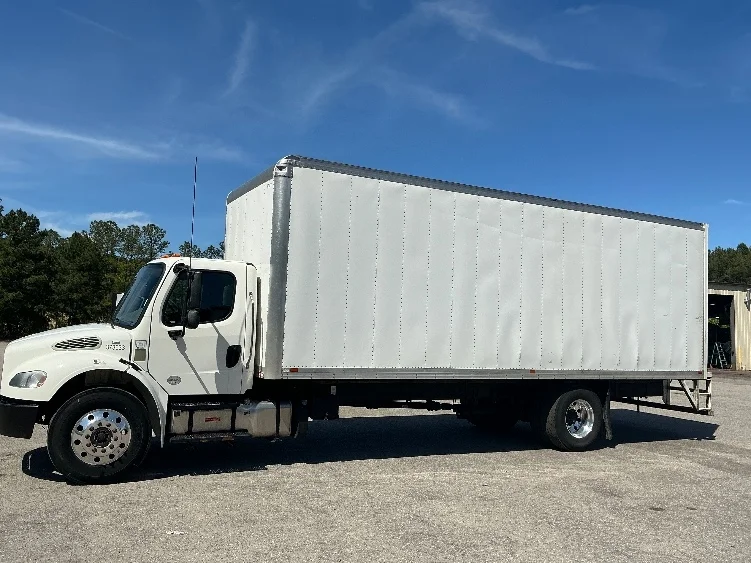 2021 Freightliner eM2 in Greensboro, NC — photo 4