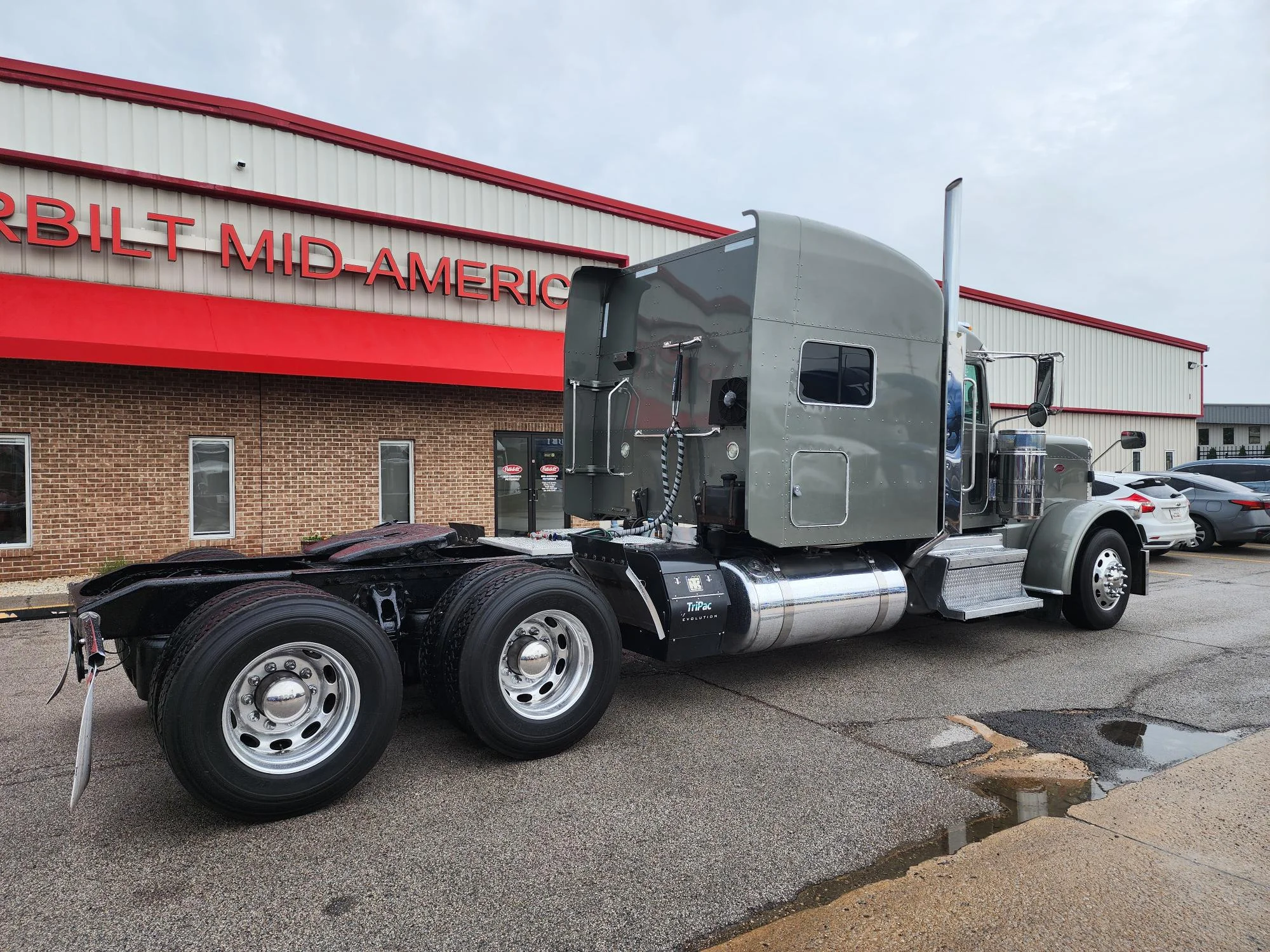 2018 Peterbilt 389 in O'fallon, MO — photo 4
