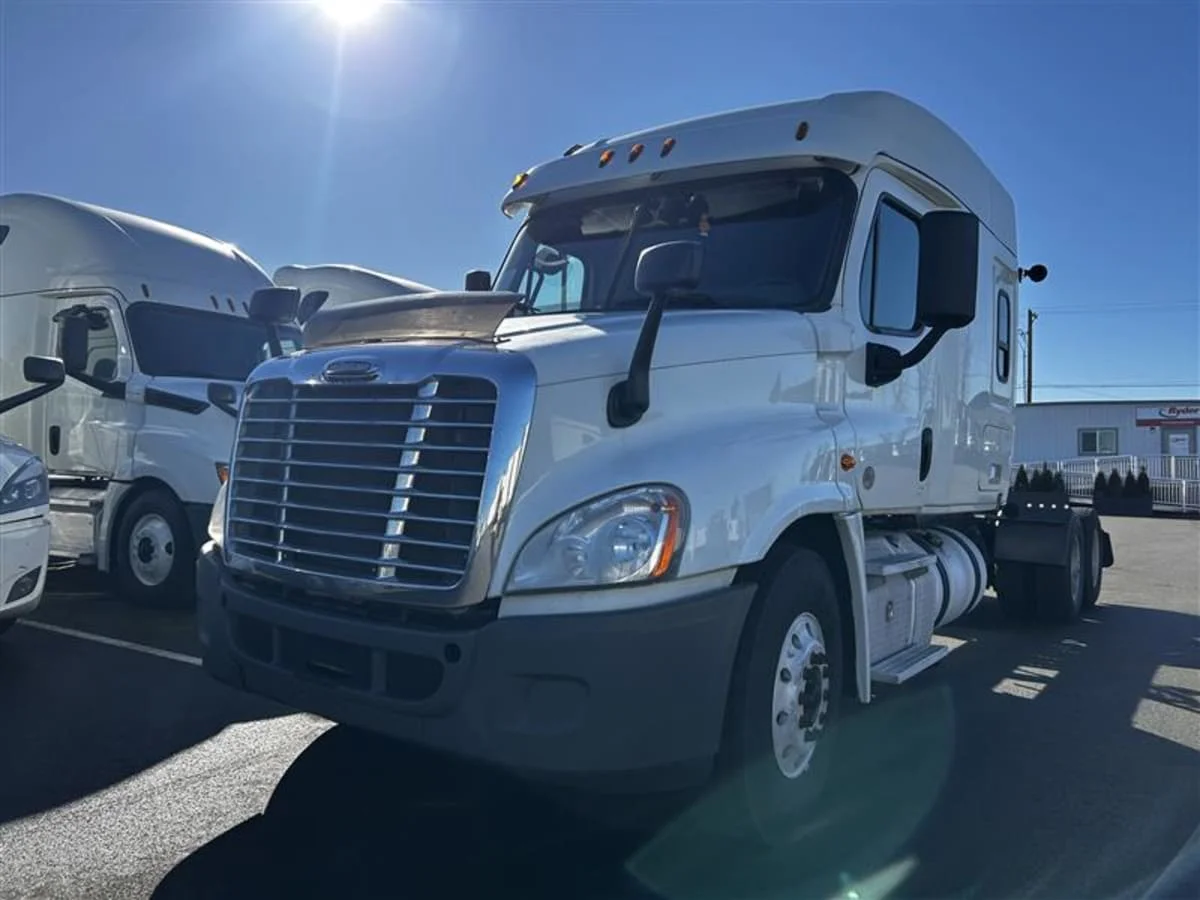 2018 Freightliner Cascadia in Tacoma, WA — photo 3