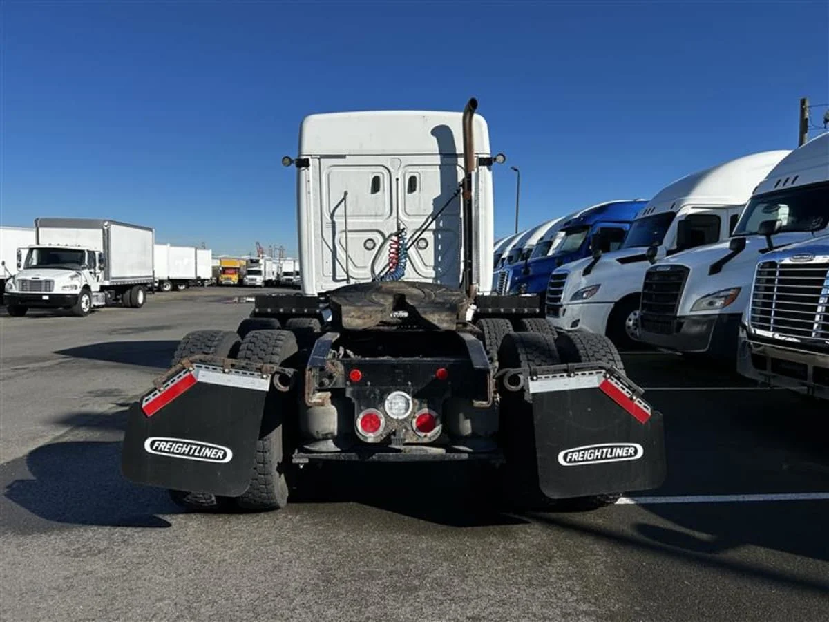 2018 Freightliner Cascadia in Tacoma, WA — photo 5