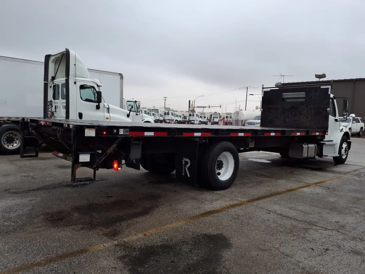 2019 Freightliner M2 106 - image 4