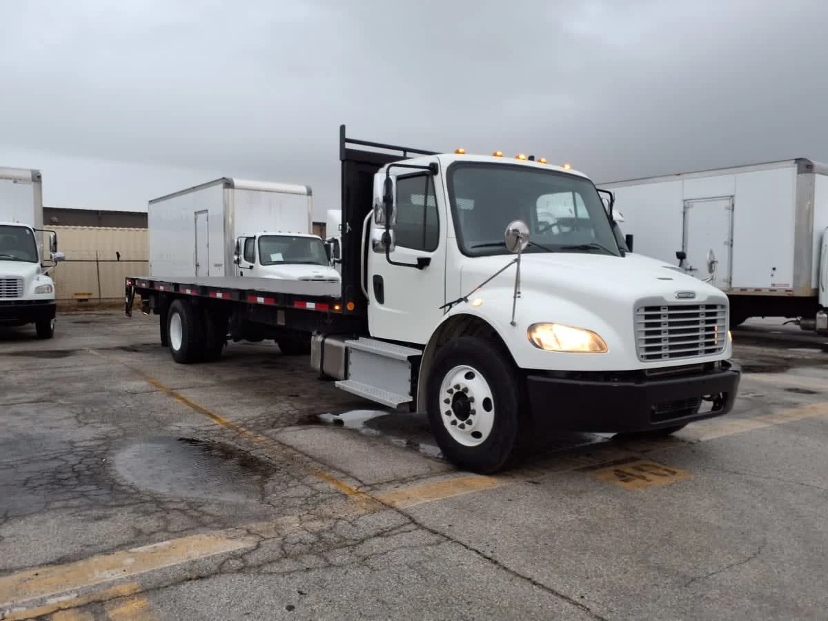 2019 Freightliner M2 106 - image 3