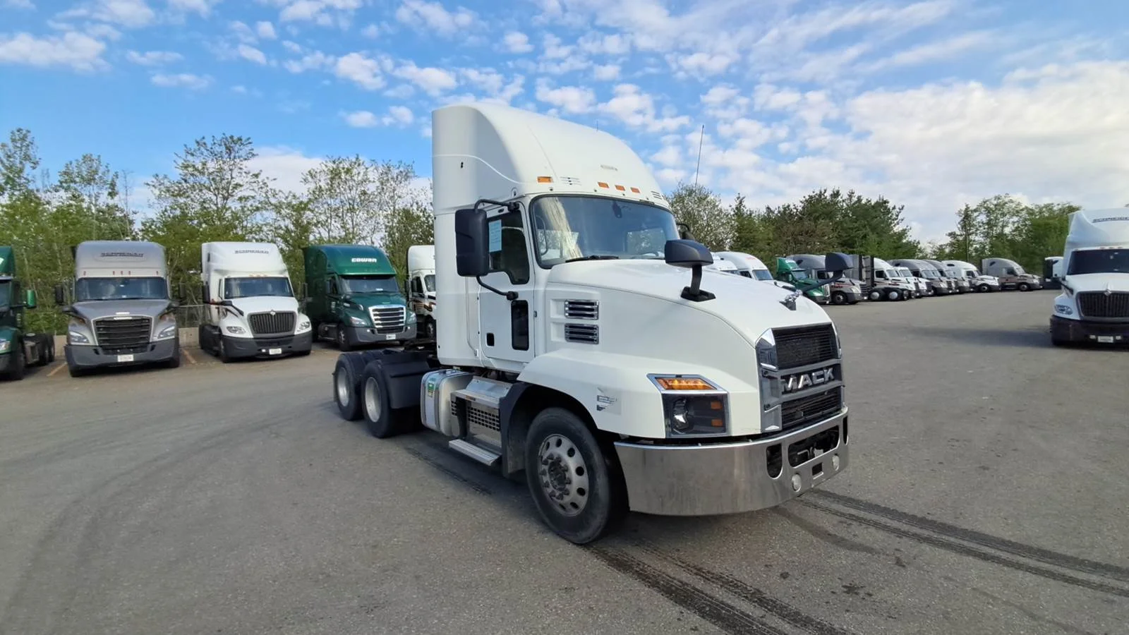 2020 Mack Anthem in Shrewsbury, MA