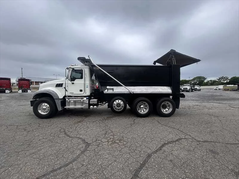 2019 Mack Granite - image 3