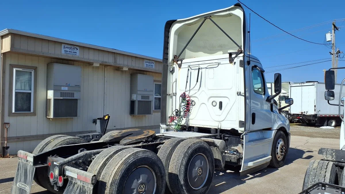 2019 Freightliner Cascadia in West Chester, OH — photo 4
