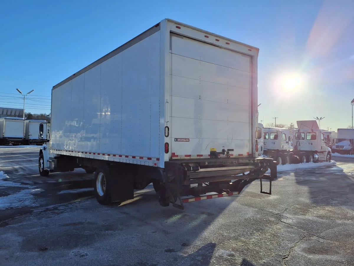 2016 Freightliner M2 106 - image 6