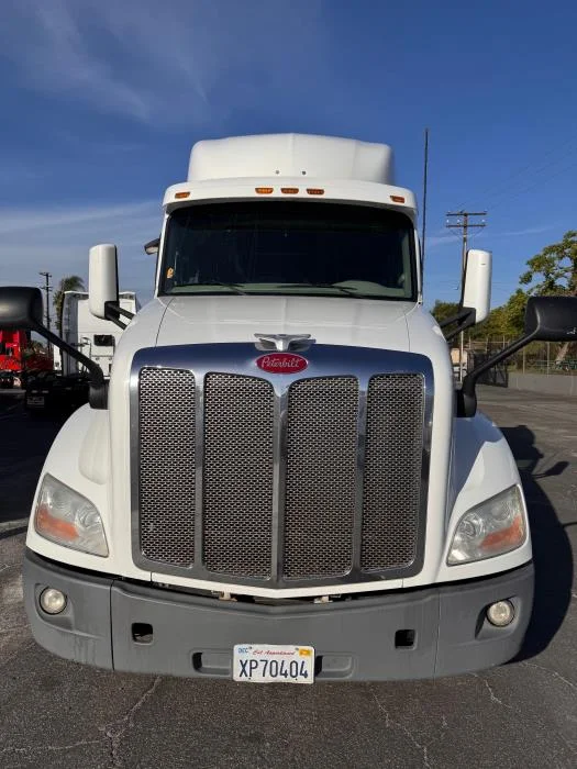 2020 Peterbilt 579 - image 3