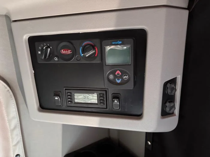 2020 Peterbilt 579 - image 18